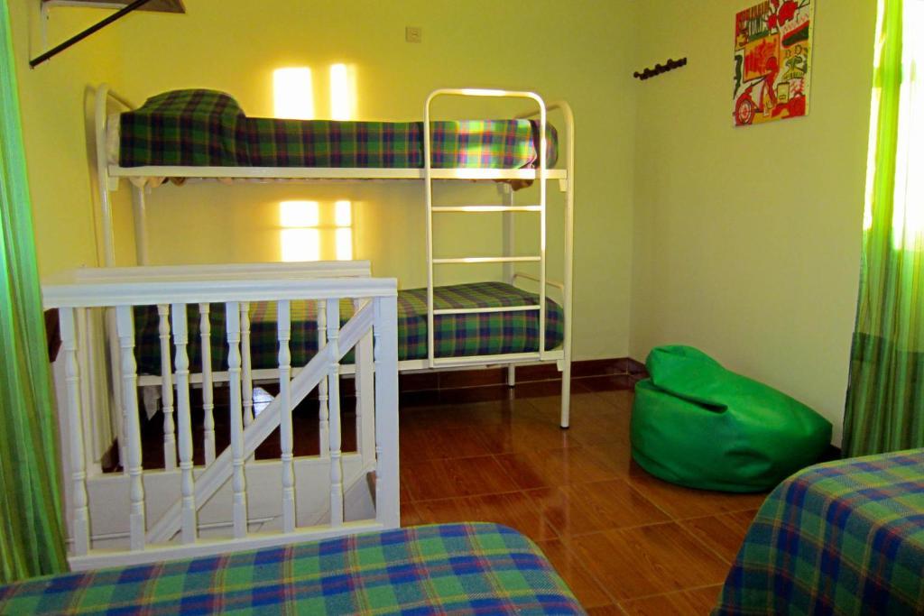 Family Room with Shared Bathroom,15928442:JPEG